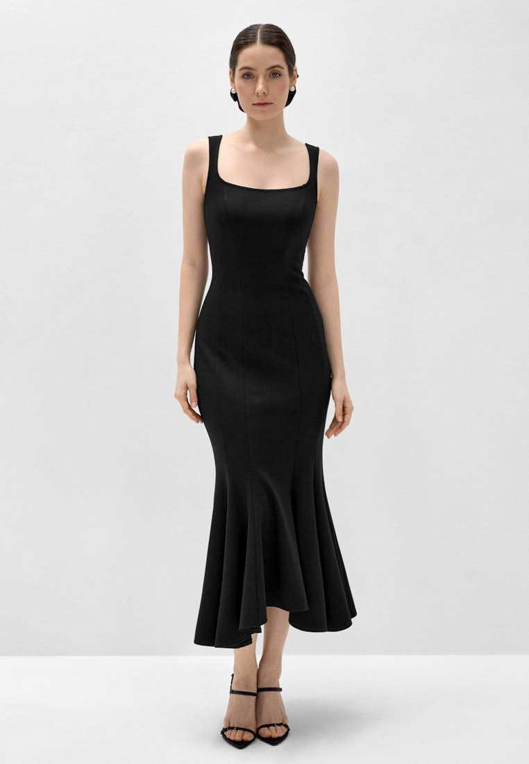 Силуэтное платье из трикотажа