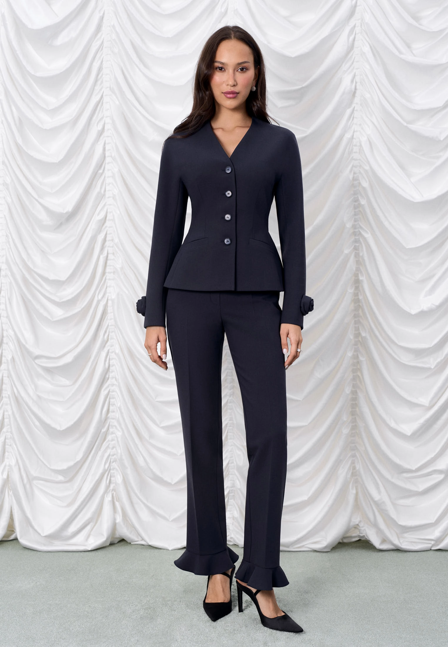 Жакет с розами: как добавить поэзию в деловой образ и остаться собой на корпоративе