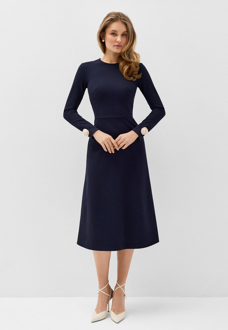 Платье из плотного трикотажа с розочками