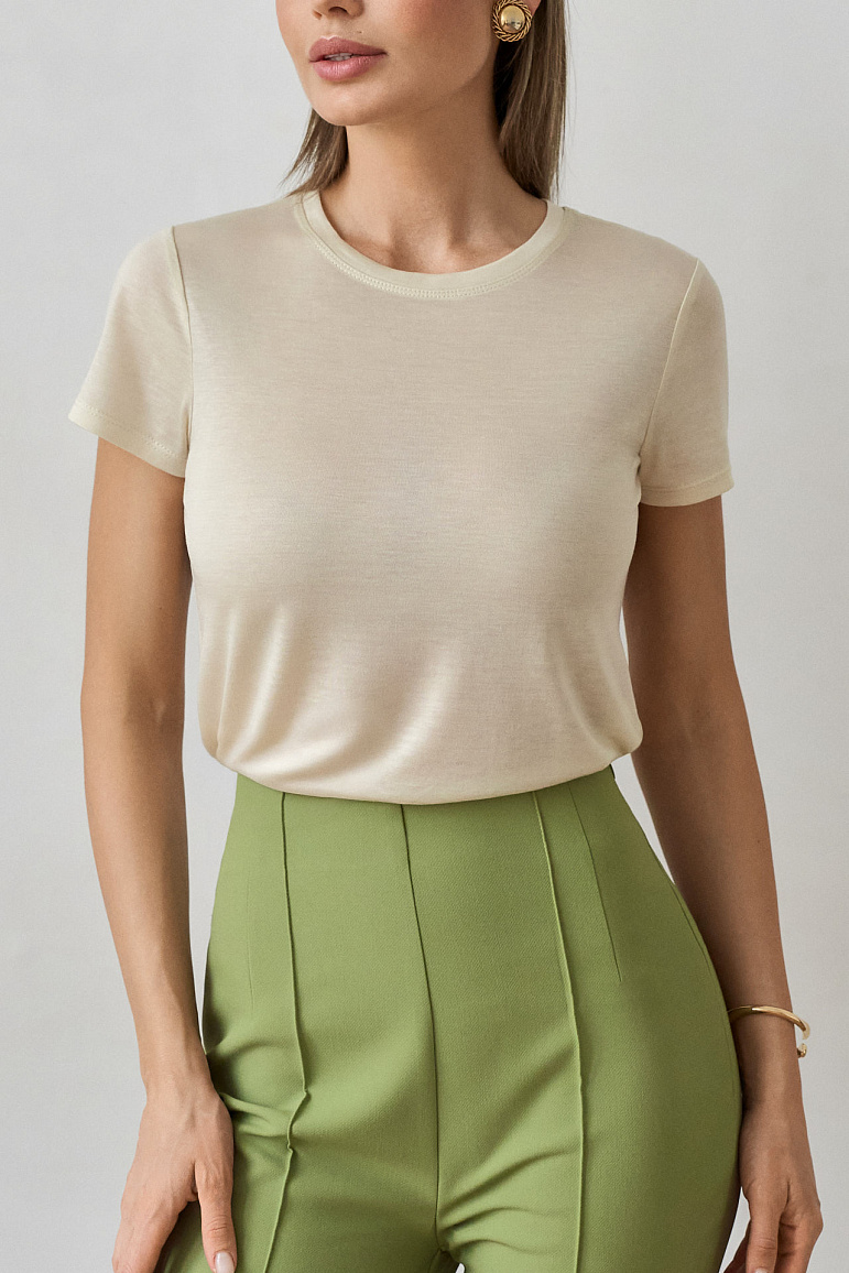 Футболка из шелковистого трикотажа